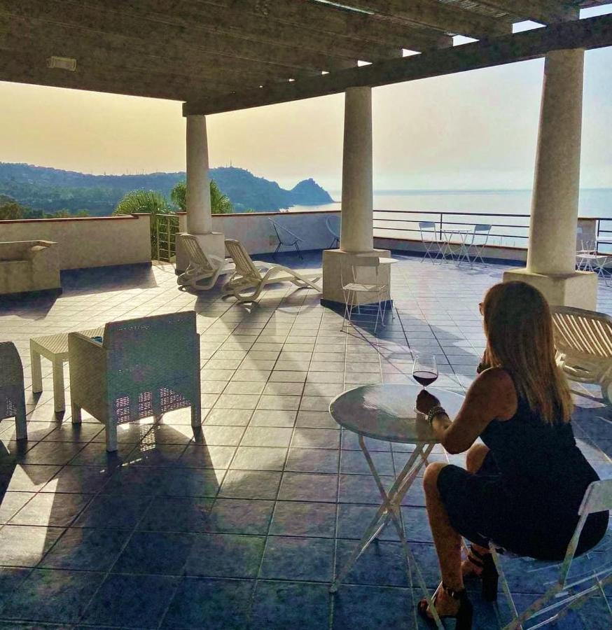 Magico Appartamenti Scafa - Marina Capo dʼOrlando エクステリア 写真