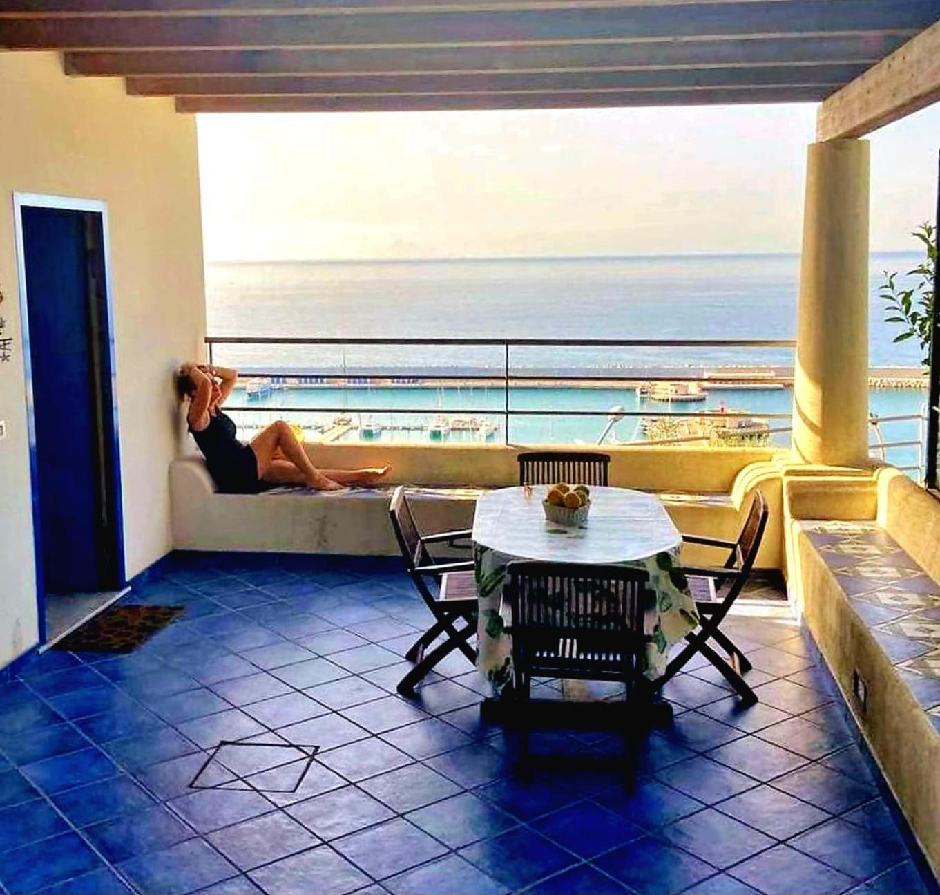 Magico Appartamenti Scafa - Marina Capo dʼOrlando エクステリア 写真