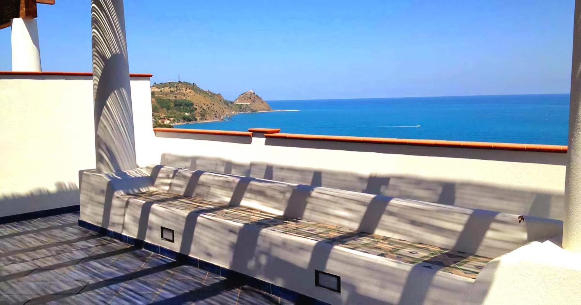 Magico Appartamenti Scafa - Marina Capo dʼOrlando エクステリア 写真