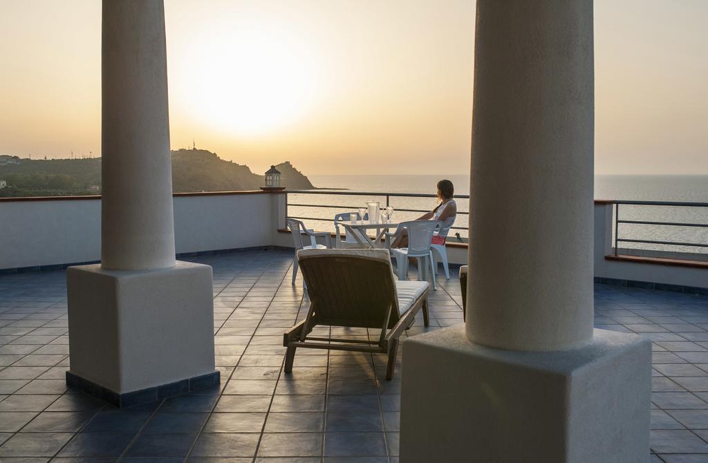 Magico Appartamenti Scafa - Marina Capo dʼOrlando エクステリア 写真