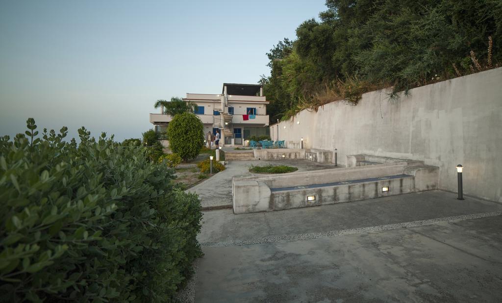 Magico Appartamenti Scafa - Marina Capo dʼOrlando エクステリア 写真