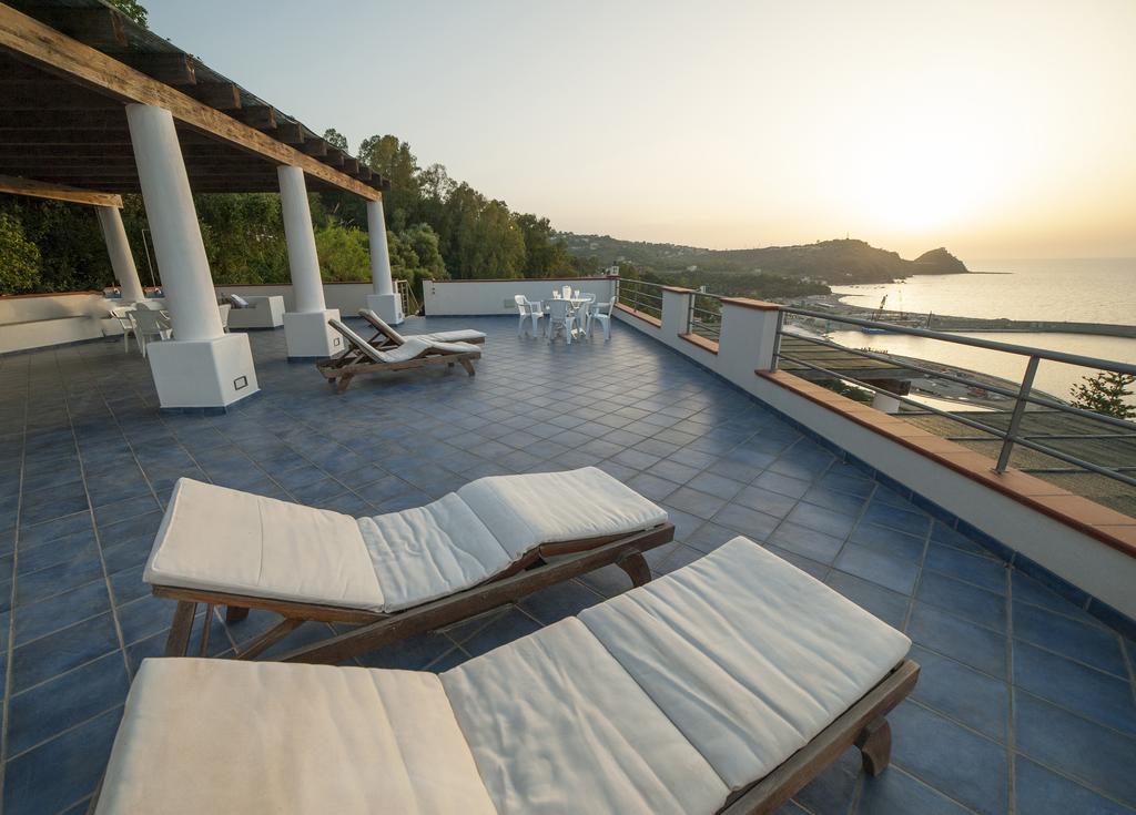 Magico Appartamenti Scafa - Marina Capo dʼOrlando エクステリア 写真